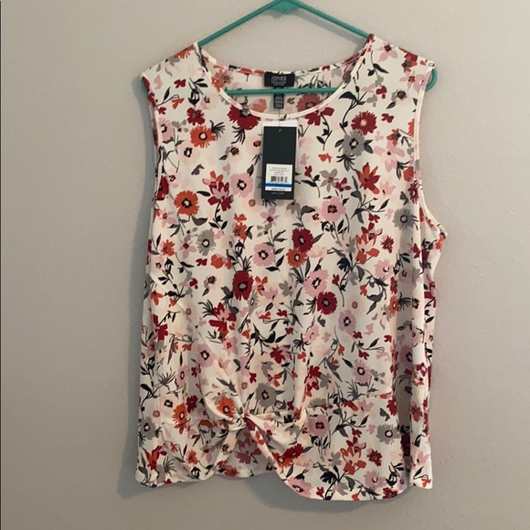 Jones New York Tops - NWT! Jones New York floral, twisted front blouse